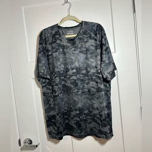 UA Hawaii loose Under Armour Hawaii athletic t shirt, grey camo